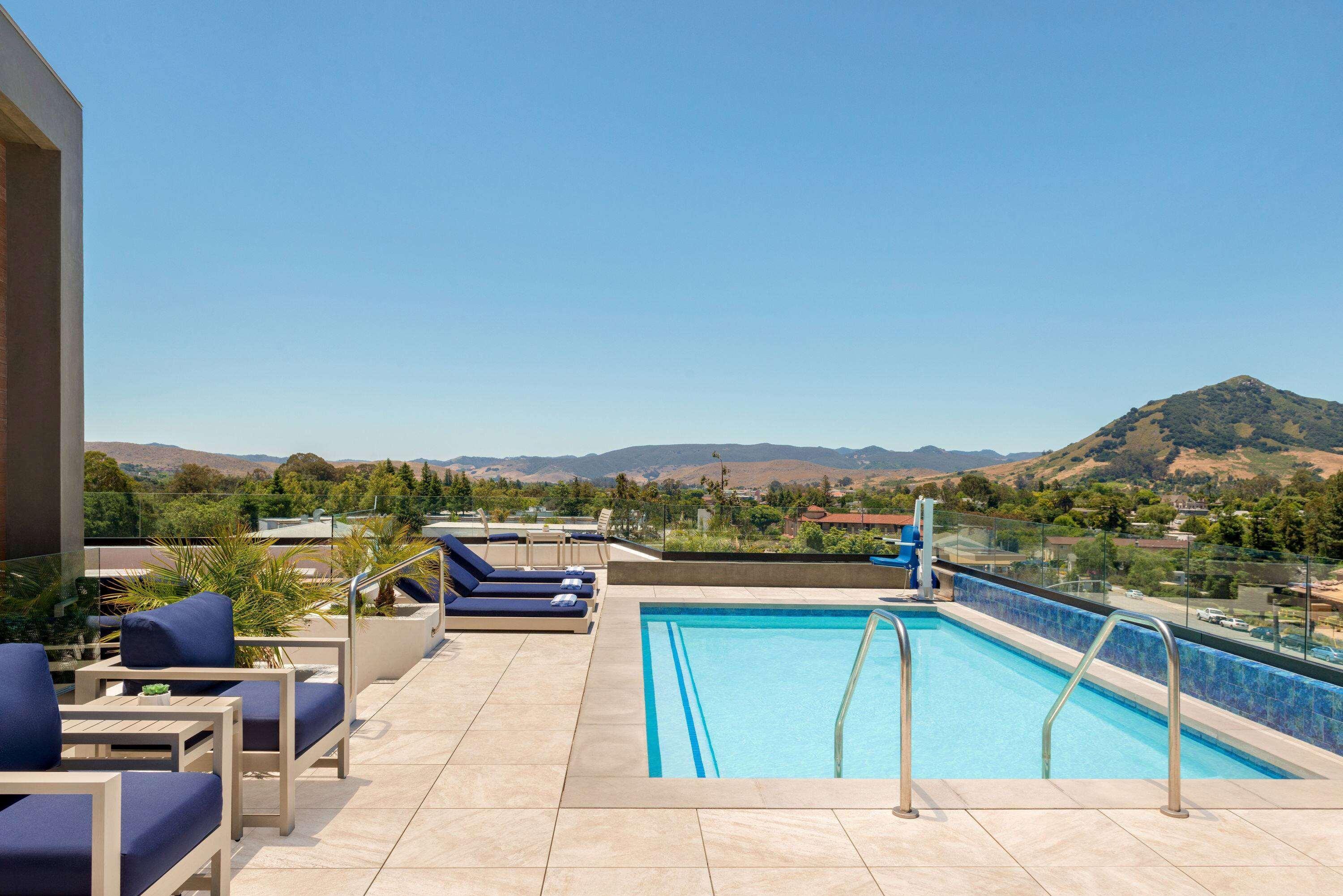 La Quinta By Wyndham San Luis Obispo Hotel Exterior photo