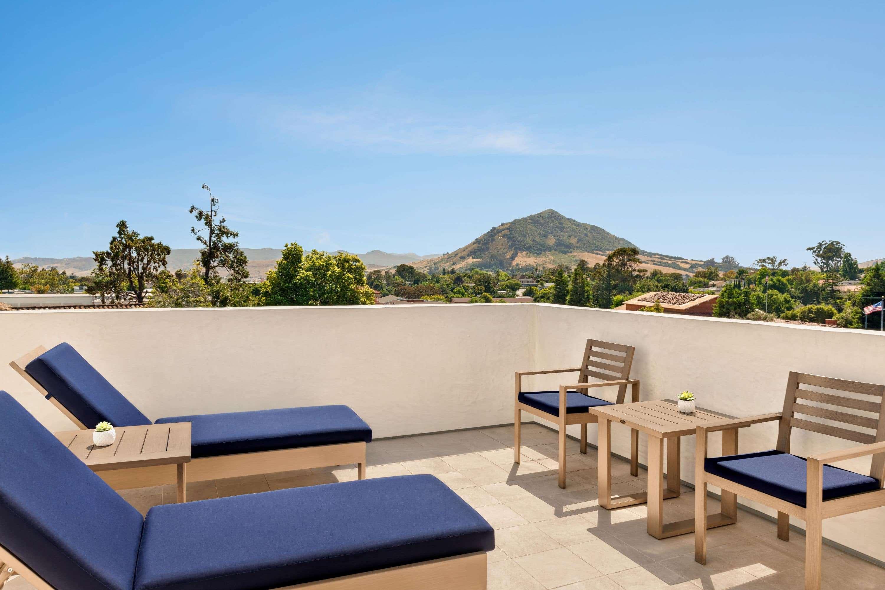 La Quinta By Wyndham San Luis Obispo Hotel Exterior photo